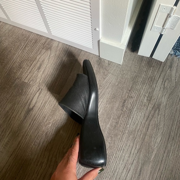 BLACK PLATFORM SANDALS - Picture 4 of 4